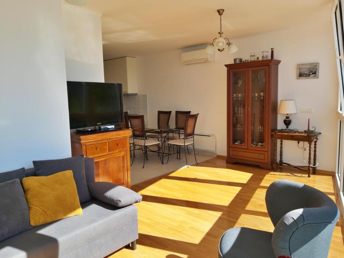Apartment Lora Omiš Exteriör bild