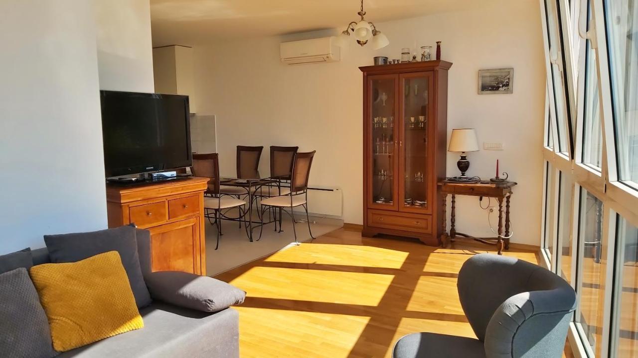 Apartment Lora Omiš Exteriör bild