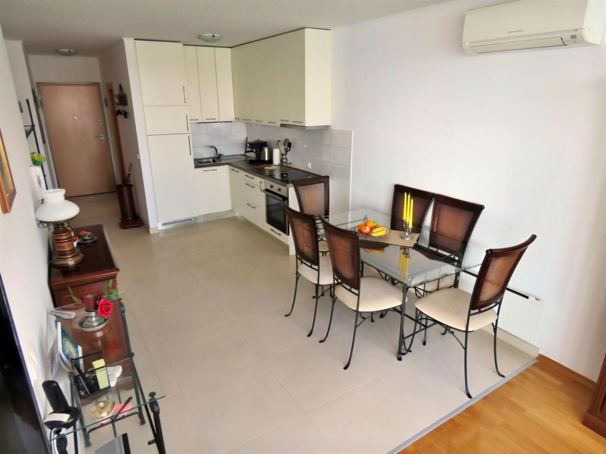 Apartment Lora Omiš Exteriör bild